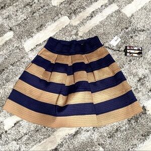 NWT FSR navy and tan textured circle skirt size L
